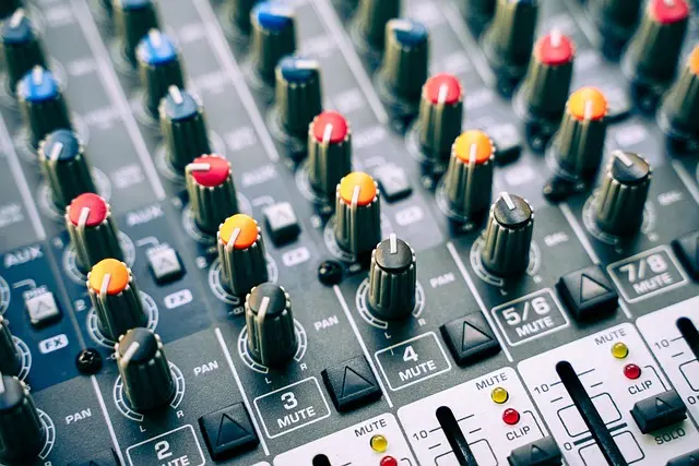 Cómo Elegir la Música Perfecta para Tu Video Musical