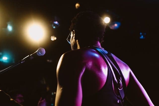 10 Consejos para Crear Videos Musicales que Impacten