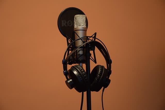 Cómo Elegir el Mejor Equipamiento para Grabar Videoclips